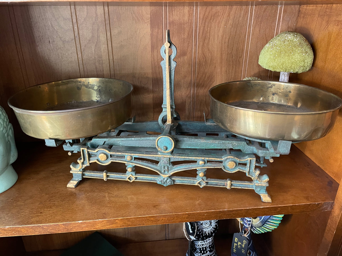 Roberval Balance Scale