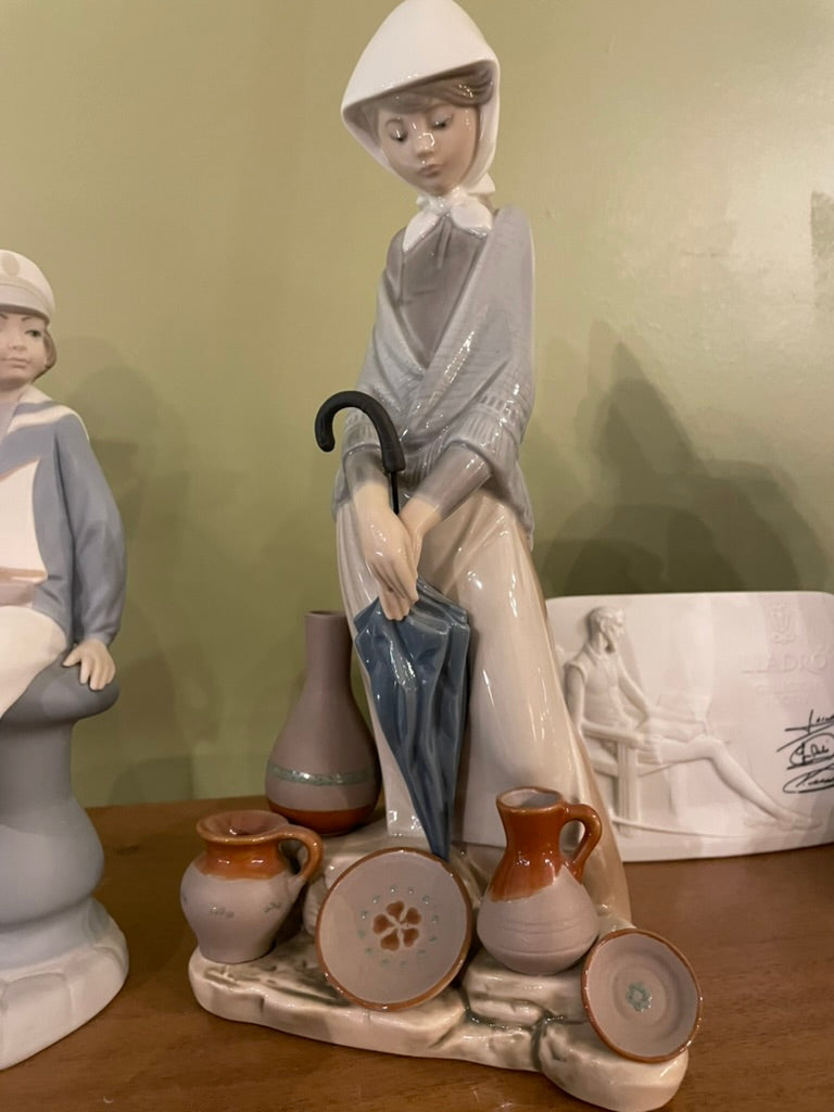 Lladro Ceramic Seller 5081