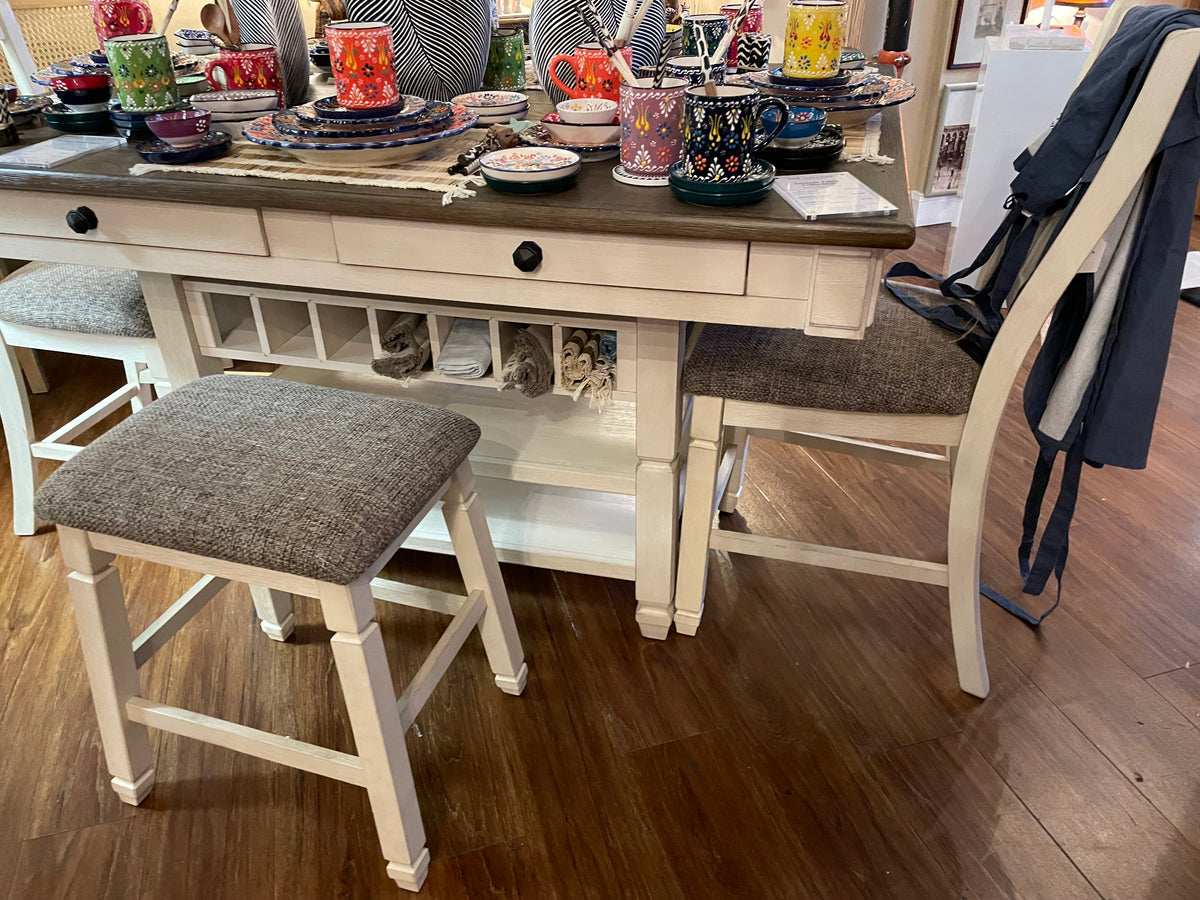 Display Ashley Dining Set