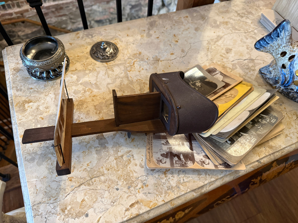 Stereoscope With Slides